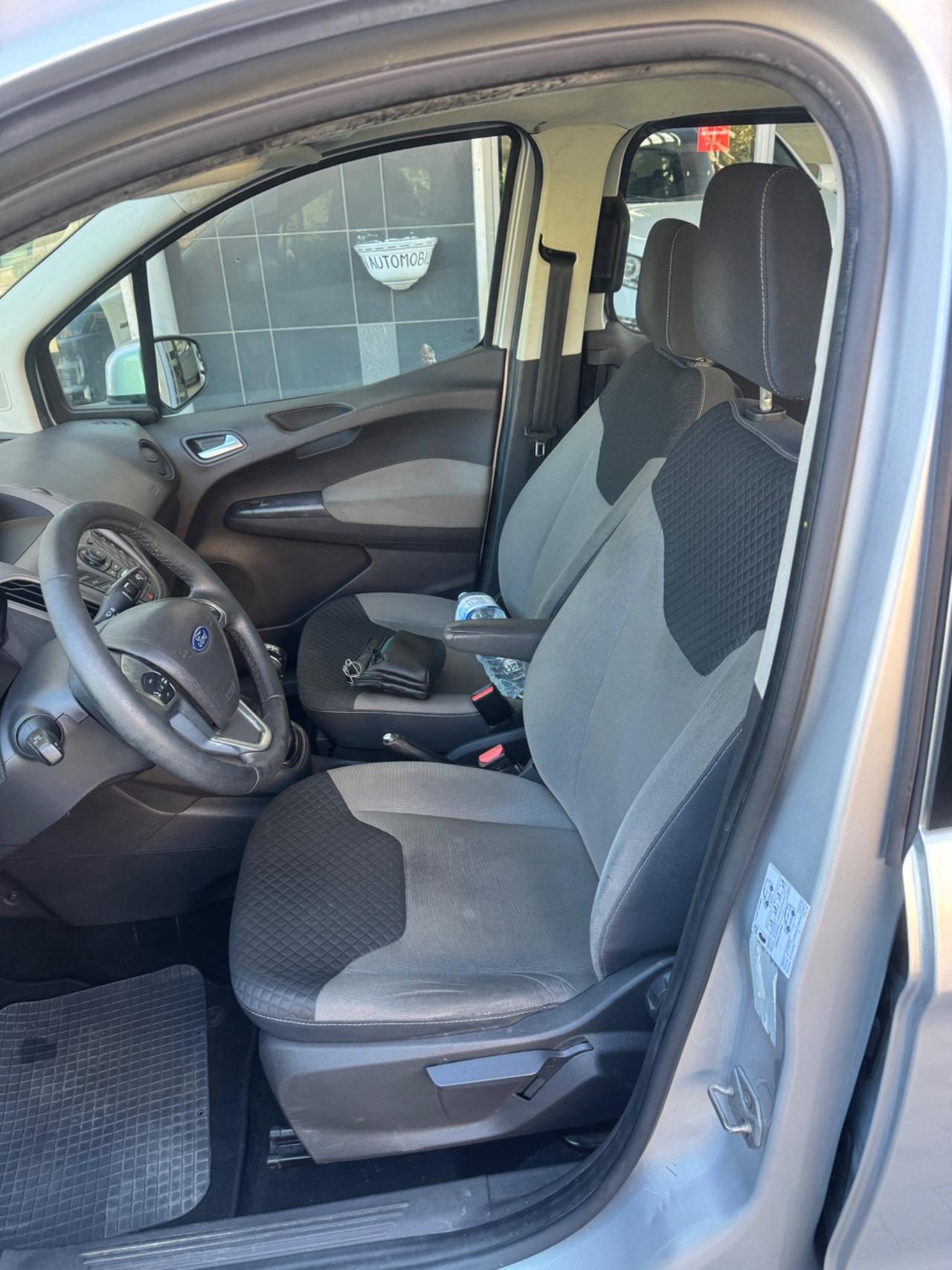 Ford Tourneo Courier 1.5 TDCI 75 CV Titanium