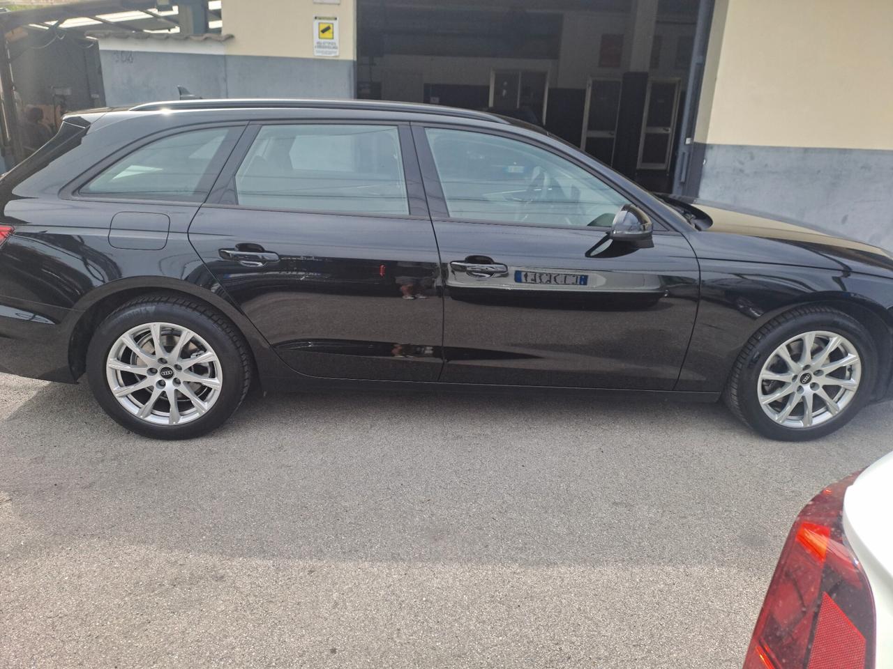 Audi A4 Avant 35 2.0 TDI 163CV mhev S-tronic