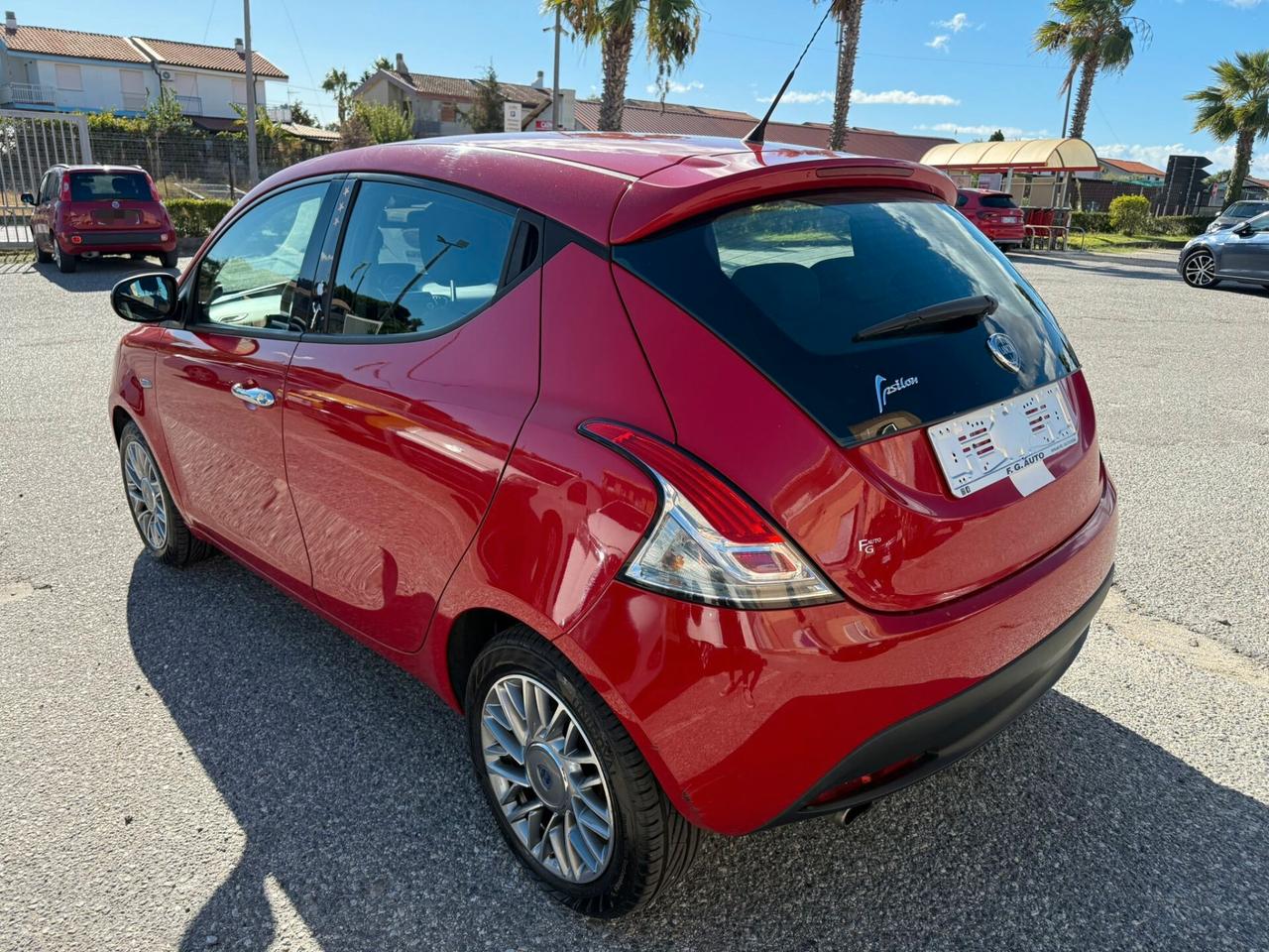 Lancia Ypsilon 1.2 Black&Red