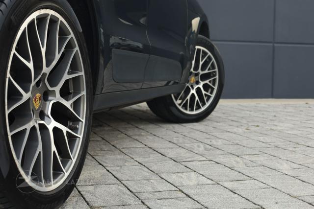 PORSCHE Macan 2.0 Sedili Riscaldabili Volante Elettrico 4x4