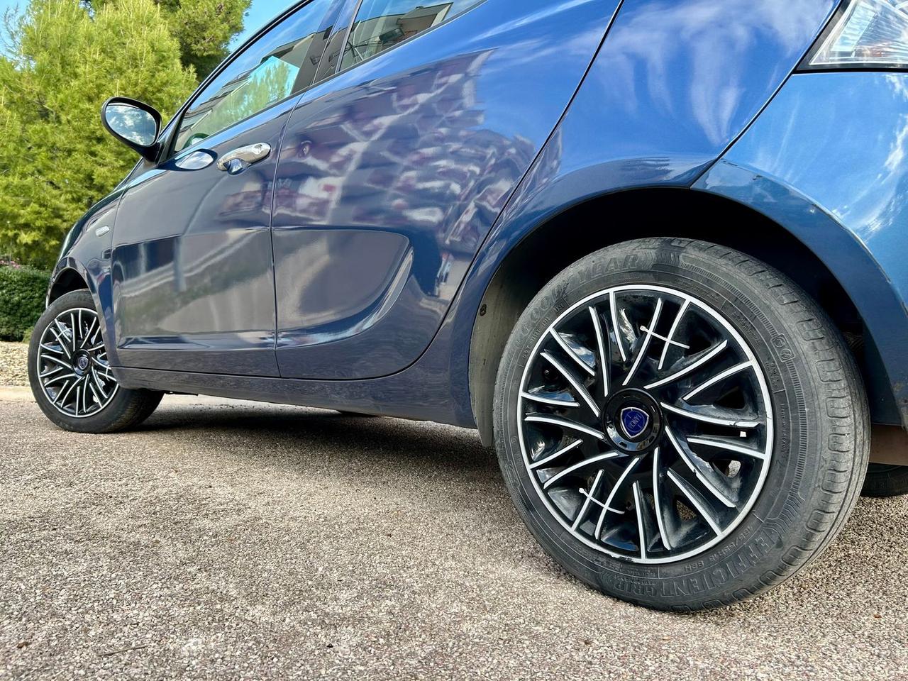 Lancia Ypsilon 1.2 LPG Silver #3931
