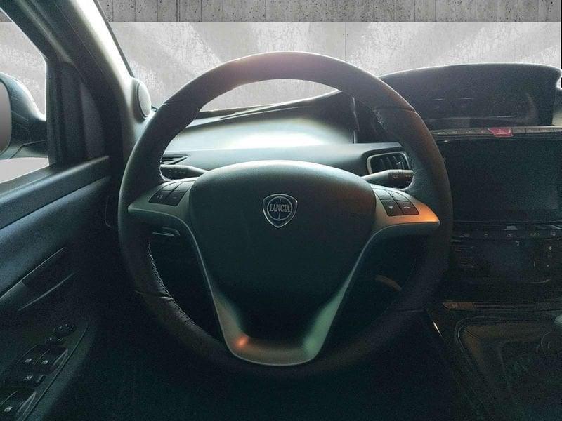 Lancia Ypsilon 1.0 firefly hybrid Gold Plus s&s 70cv 5p.ti
