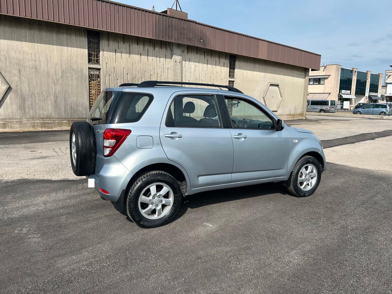 Daihatsu terios 1.3 benzina 4x4 ok neopatentati