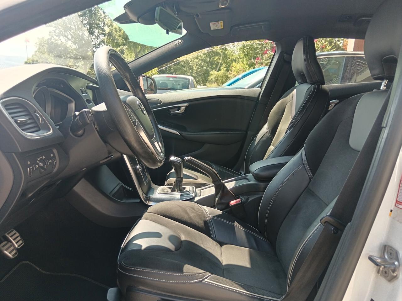Volvo V40 2.0 D2 120CV R DESIGN NUOVISSIMA