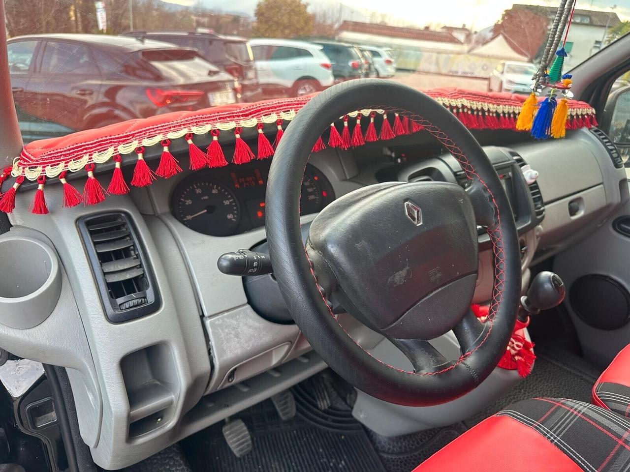 Renault Trafic T27 1.9 dCi/90 PC-TN Passenger Luxe NEOPATENTATI 9 POSTI