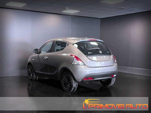 LANCIA Ypsilon 1.0 FireFly 5 porte S&S Hybrid Ecochic Silver