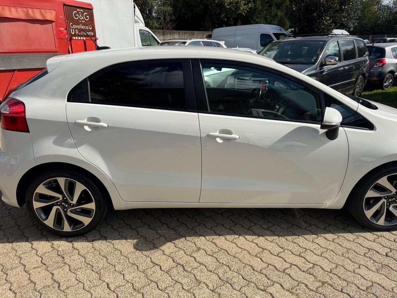 Kia Rio 1.4 CRDi 5p. Cool neopatentati euro 6