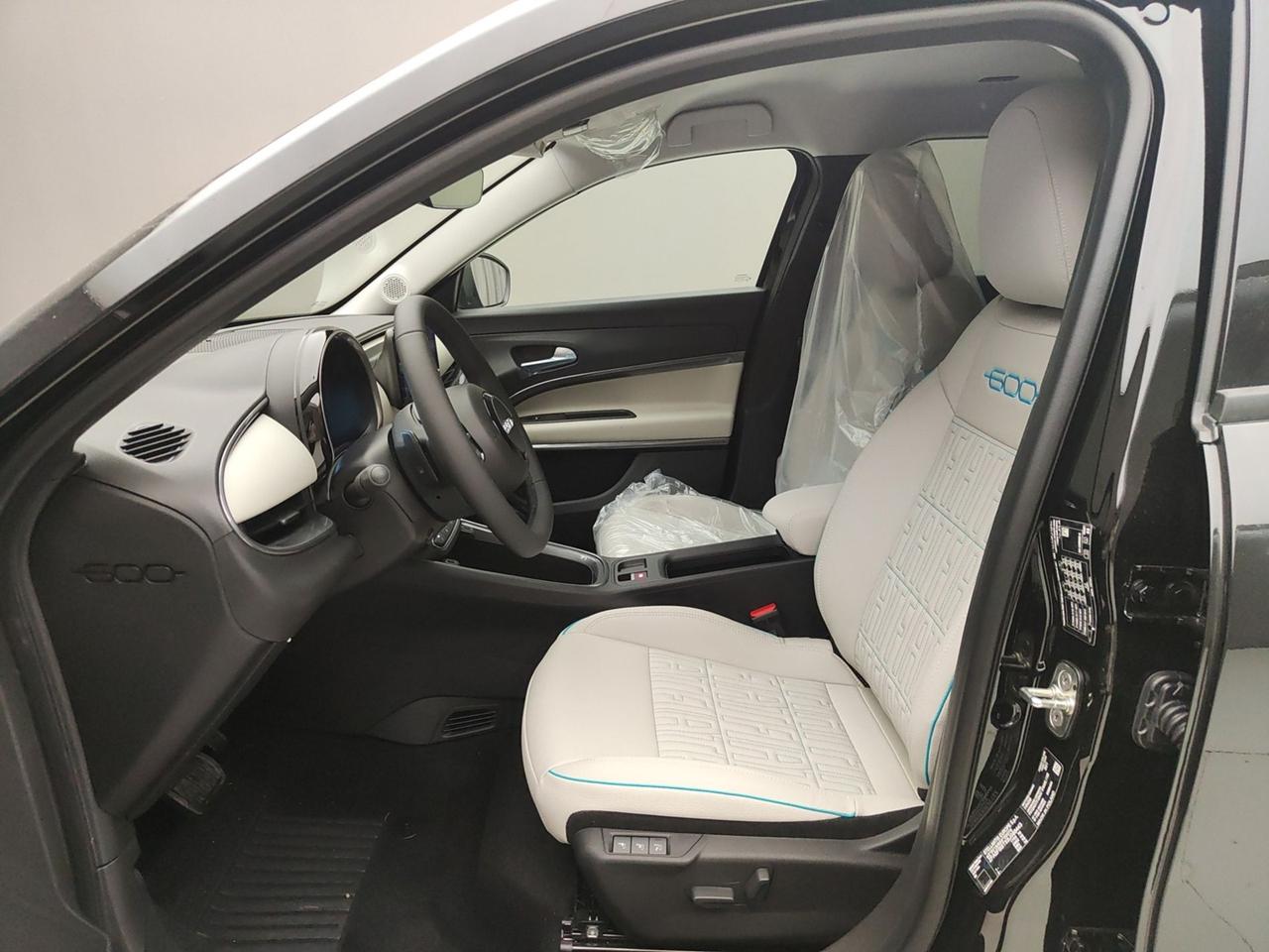 FIAT 600 IV 2023 1.2 MHEV 110CV DCT LA PRIMA