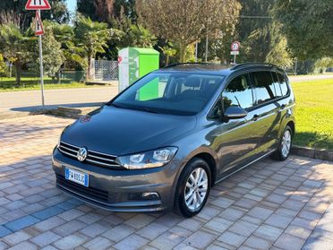 Volkswagen Touran 1.6 TDI 115 CV SCR DSG Executive BlueMotion Tech. Neopatentati