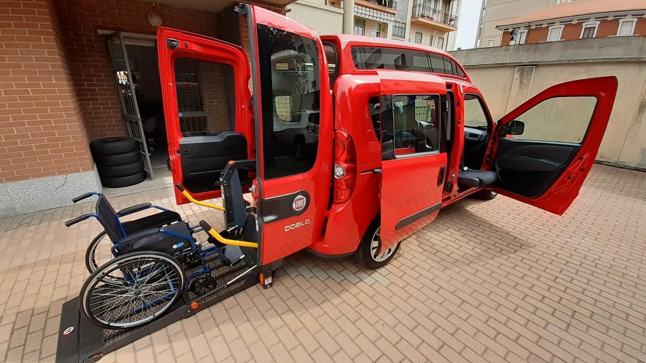 Doblò Trasporto disabili pedana sedile girevole