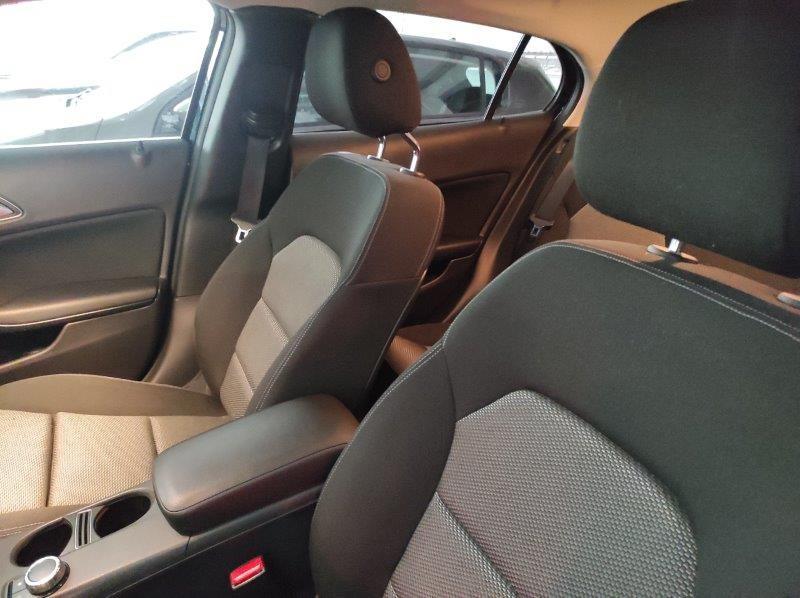 Mercedes-Benz GLA (X156) - GLA 200 d Automatic 4Matic Business Extra