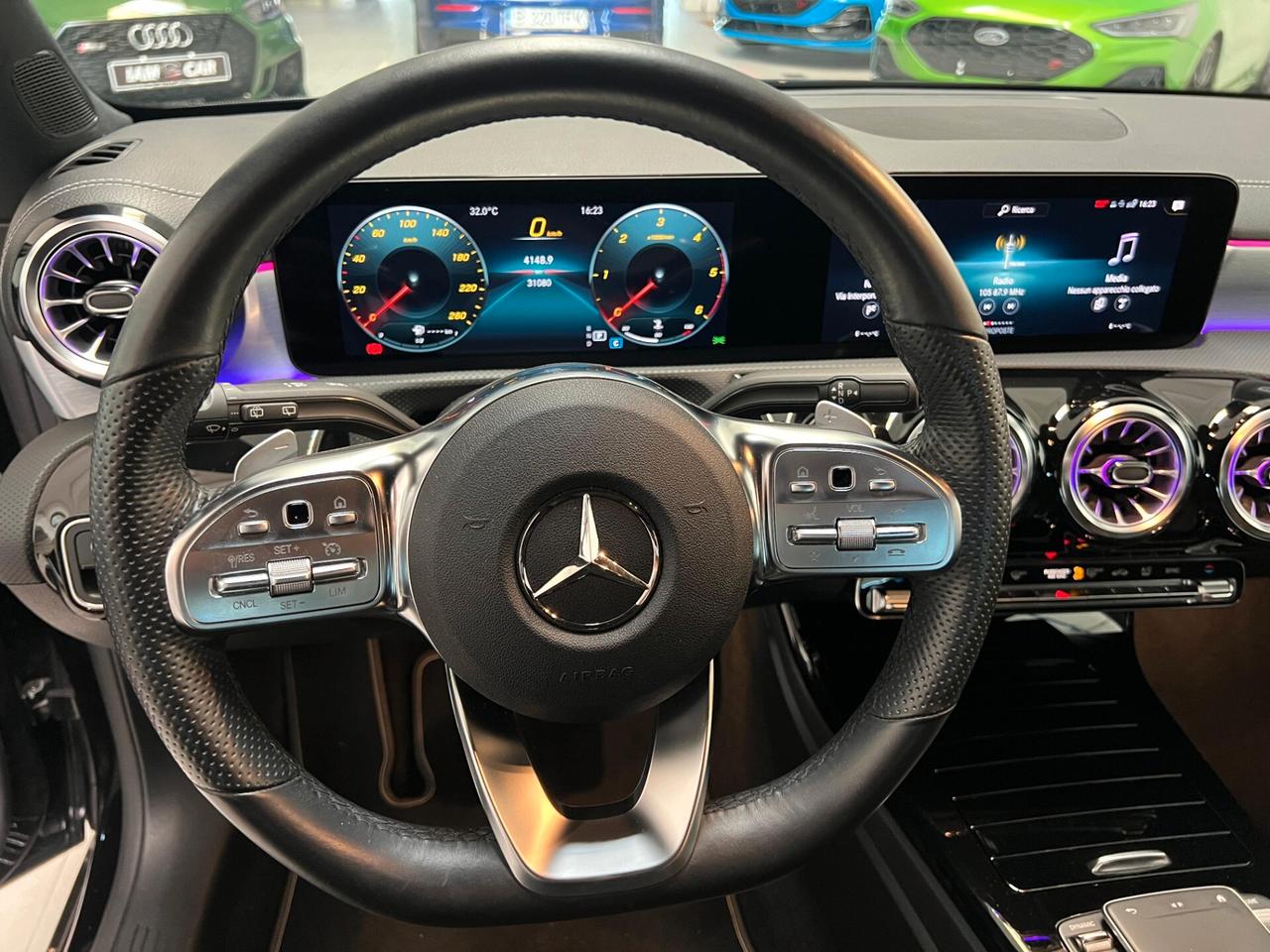 Mercedes-benz A 180 d AMG PREMIUM