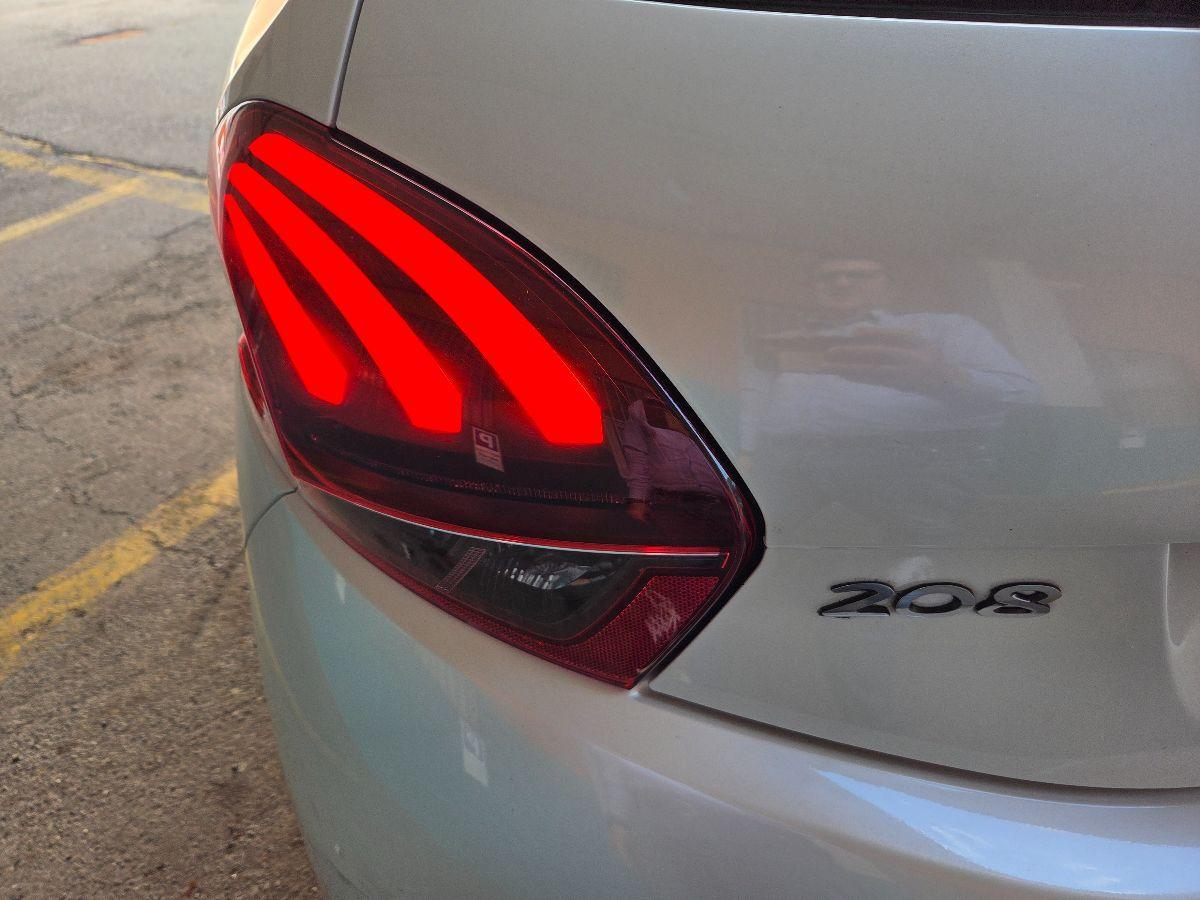 PEUGEOT - 208 - PureTech 82 S&S 5p. Signature