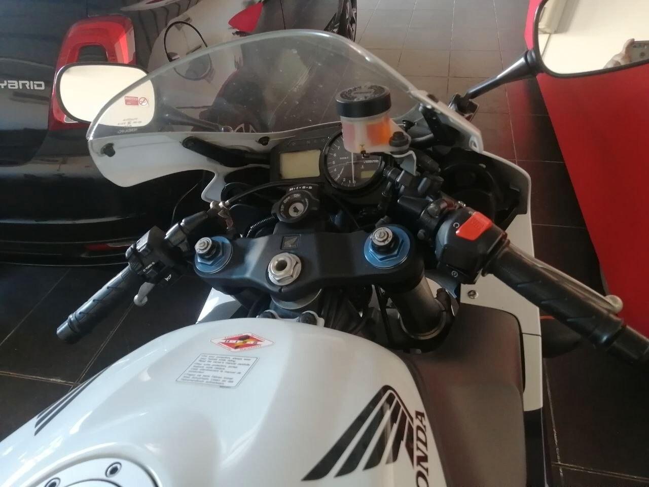 Honda CBR 954RR Fireblade (2002)