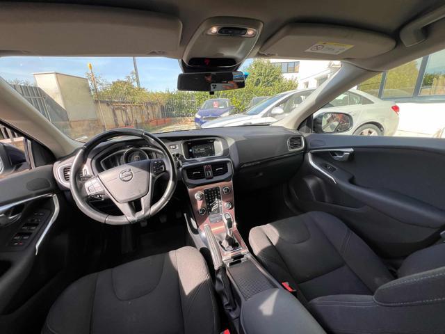 VOLVO V40 Cross Country D2 Business