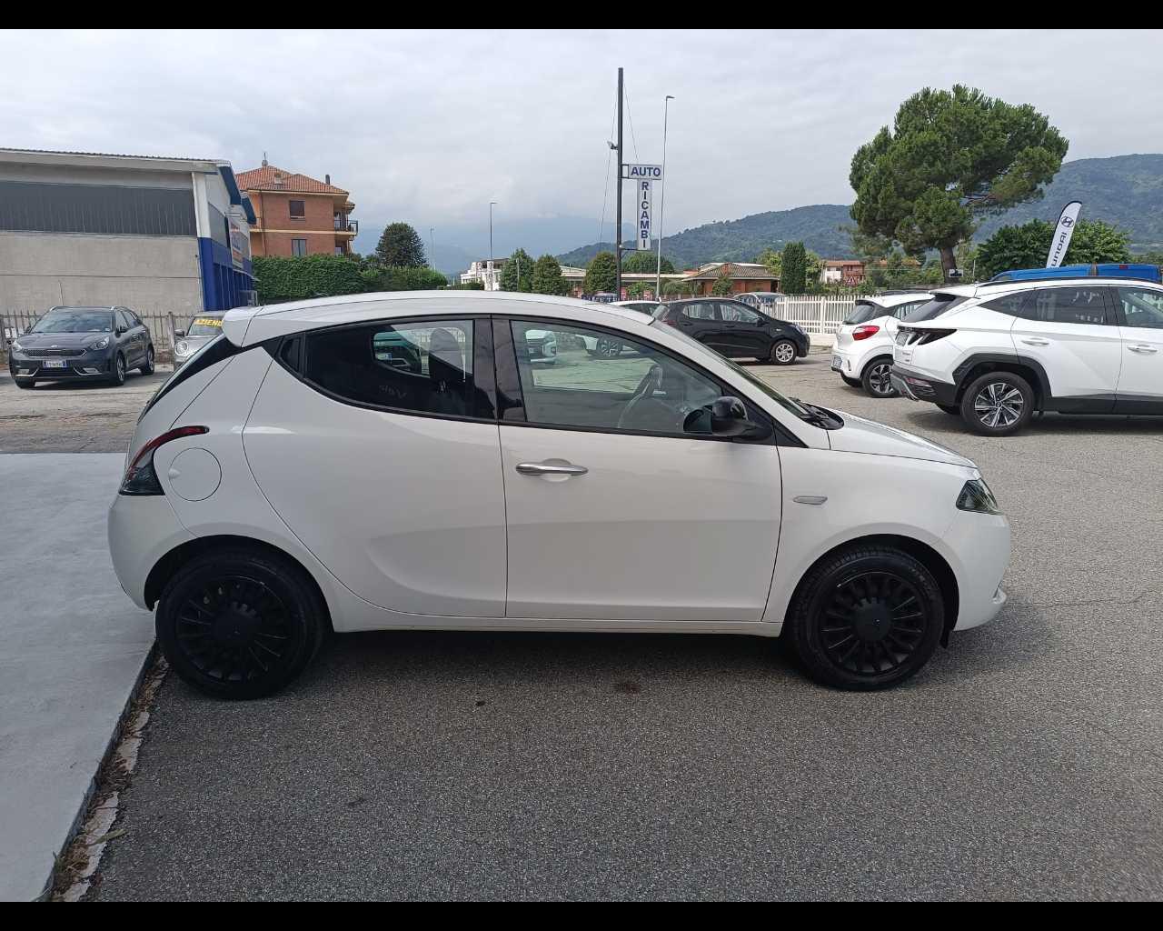 LANCIA Ypsilon III 2021 - Ypsilon 1.0 firefly hybrid Silver s&s 70cv