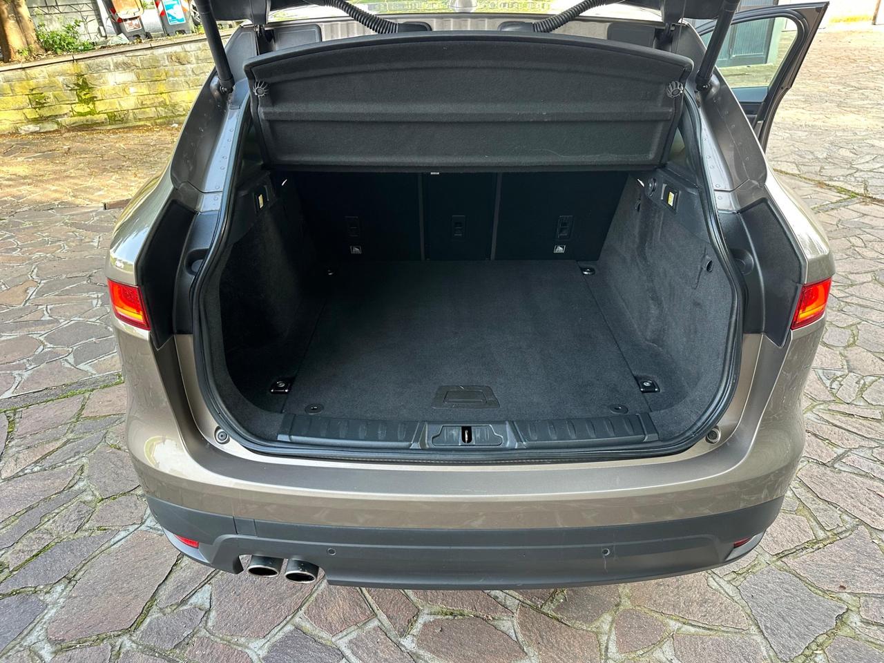 Jaguar F-Pace 2.0 D 180 CV AWD aut. R-Sport