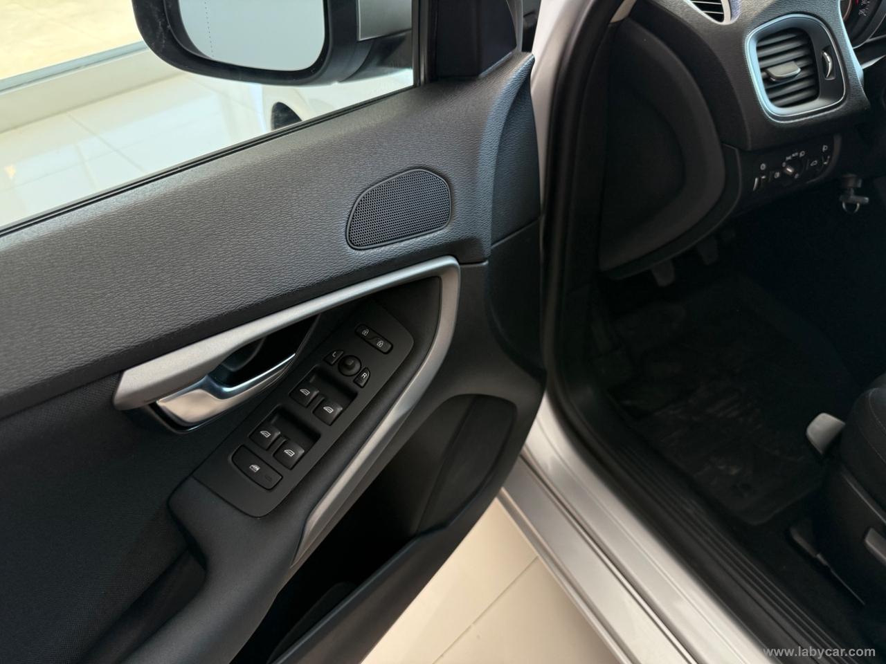 VOLVO V40 D2 Business