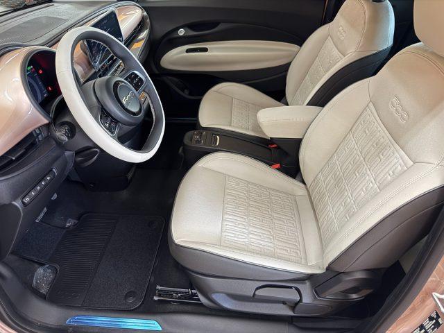 FIAT 500e Berlina 42 kWh La Prima 320