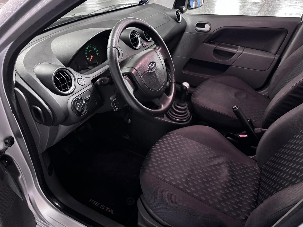 Ford Fiesta 1.4 16V 5p. Ghia