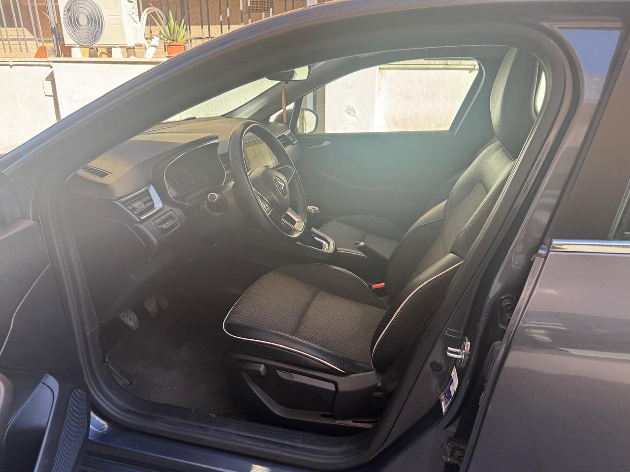 RENAULT Clio TCe 90CV 5 porte Intens
