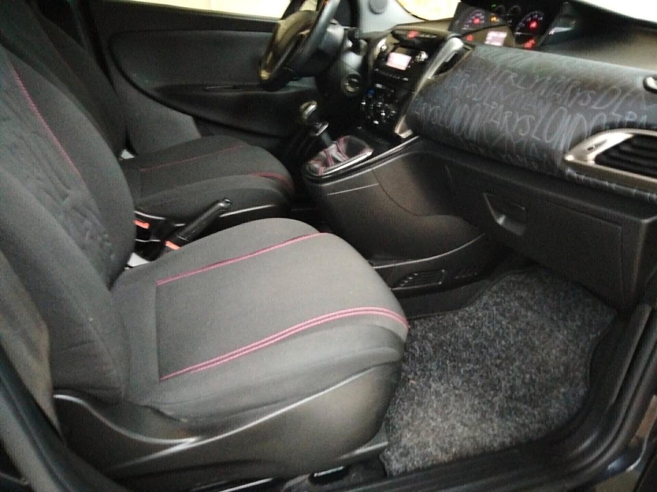 Lancia Ypsilon 0.9 TwinAir 85 CV 5 porte S&S DFN Gold 2014 NEOPATENTATI