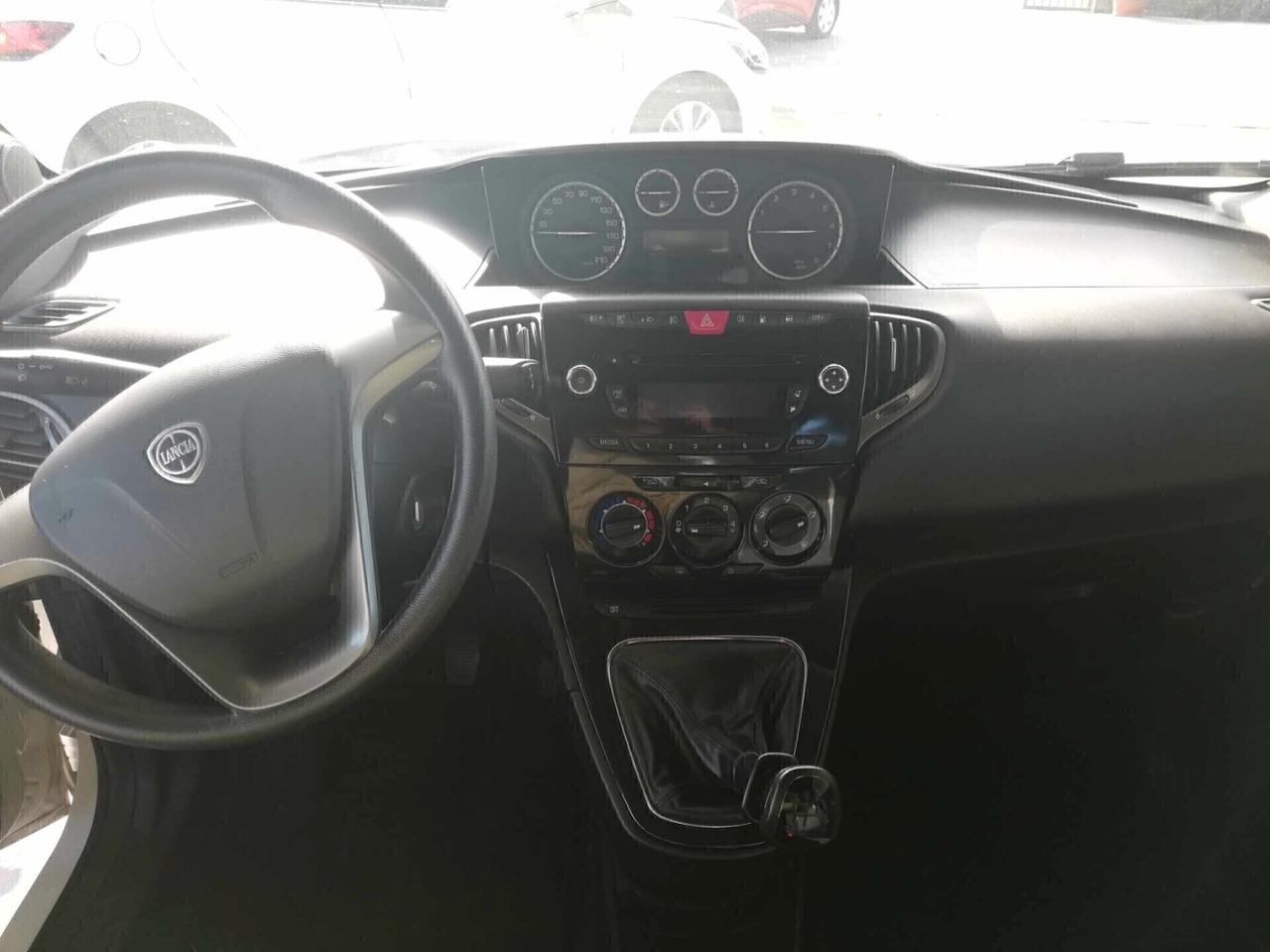 Lancia Ypsilon