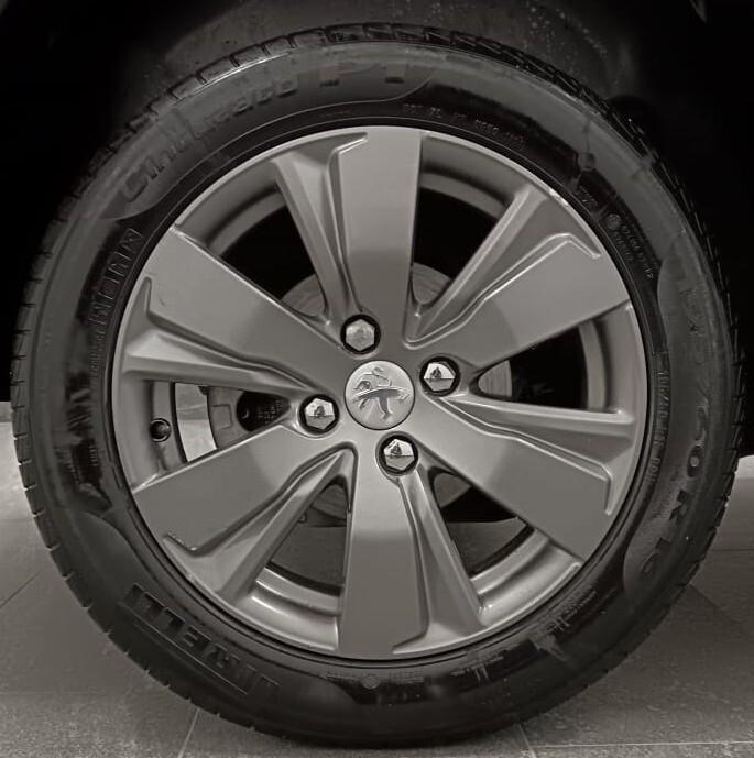 Peugeot 2008 Blue HDi 100 cv Allure
