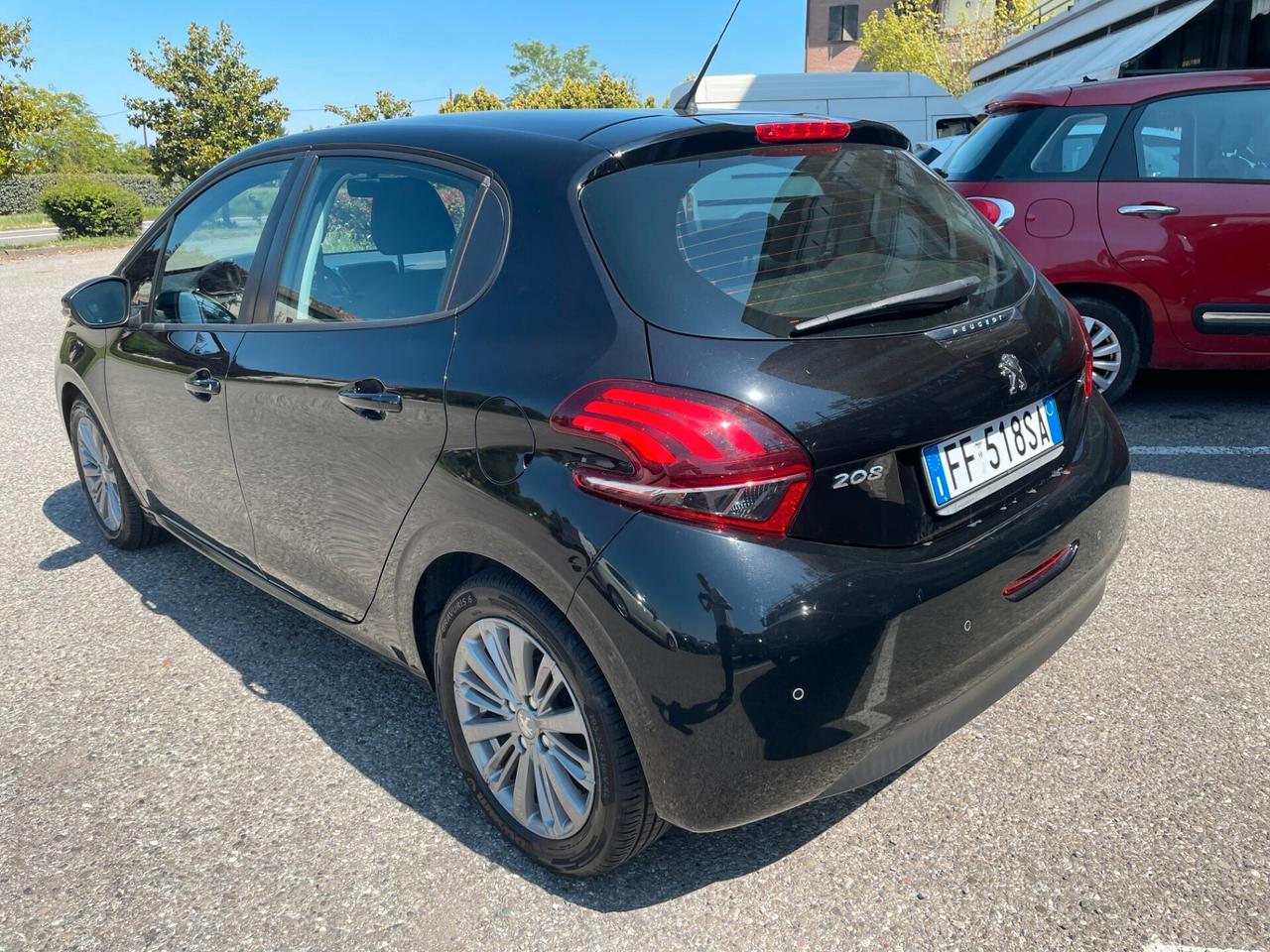 Peugeot 208 PureTech 82 5 porte Allure DISTRIBUZIONE NUOVA