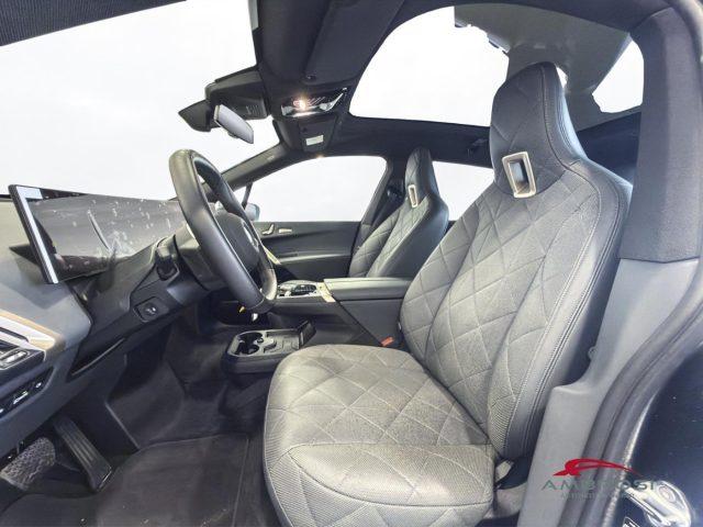 BMW iX xDrive40 Pacchetto Sportivo Edition Signature