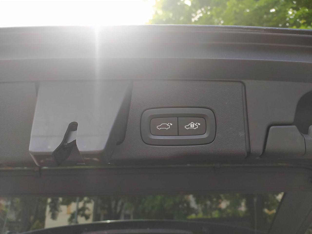 Volvo XC 60 2.0 T6 Recharge PHEV Ultimate Dark