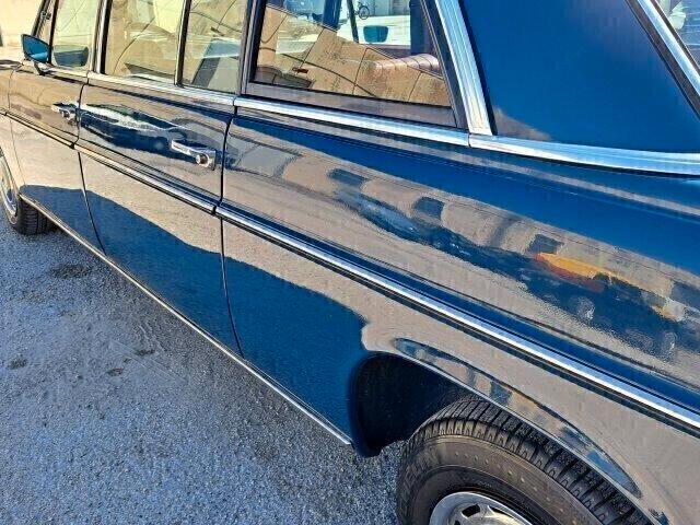 MERCEDES W115 D\8 220D LANG LIMOUSINE -ASI TARGA ORO-