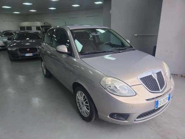 Lancia Ypsilon Ypsilon II 2007 1.2 8v New Oro (oro)