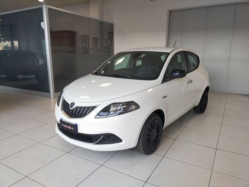 Lancia Ypsilon 1.0 FireFly 5 porte S&S Hybrid Silver