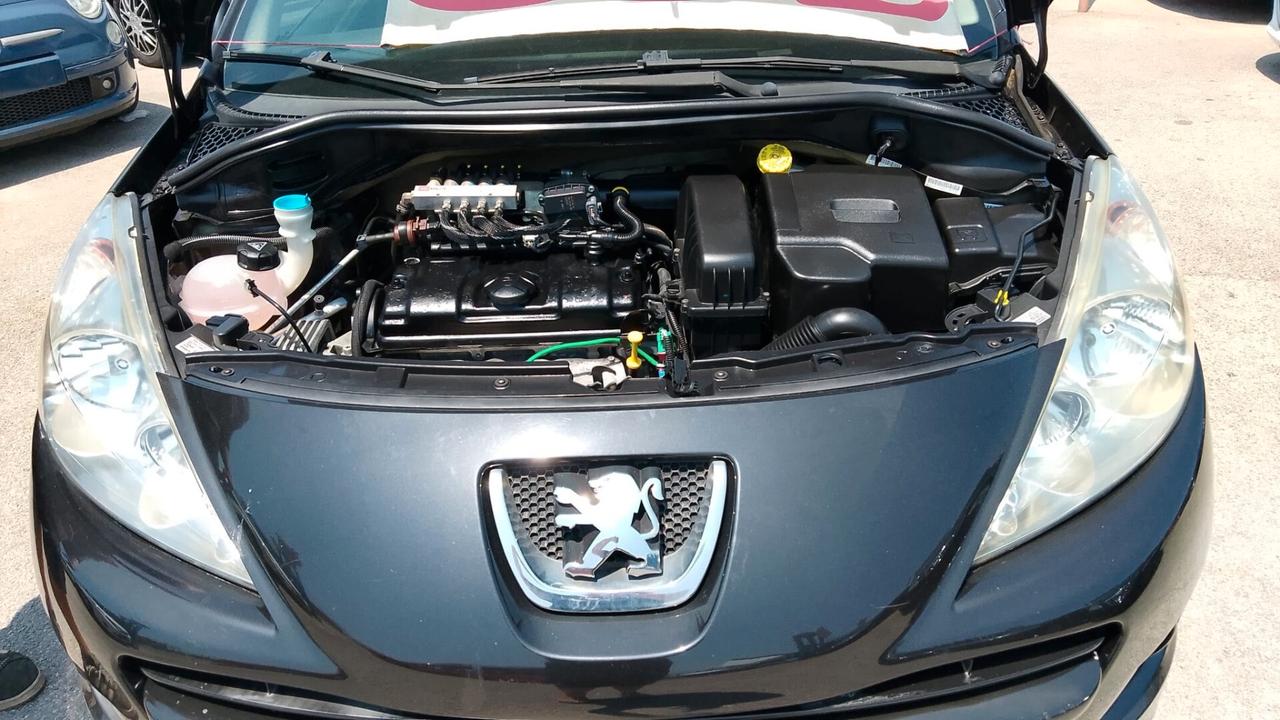 Lancia Ypsilon 1.4 benzina GPL neo patentati