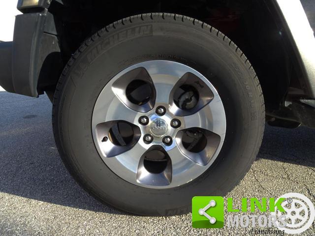 JEEP Wrangler 2.8 CRD DPF Sahara 4x4 automatic