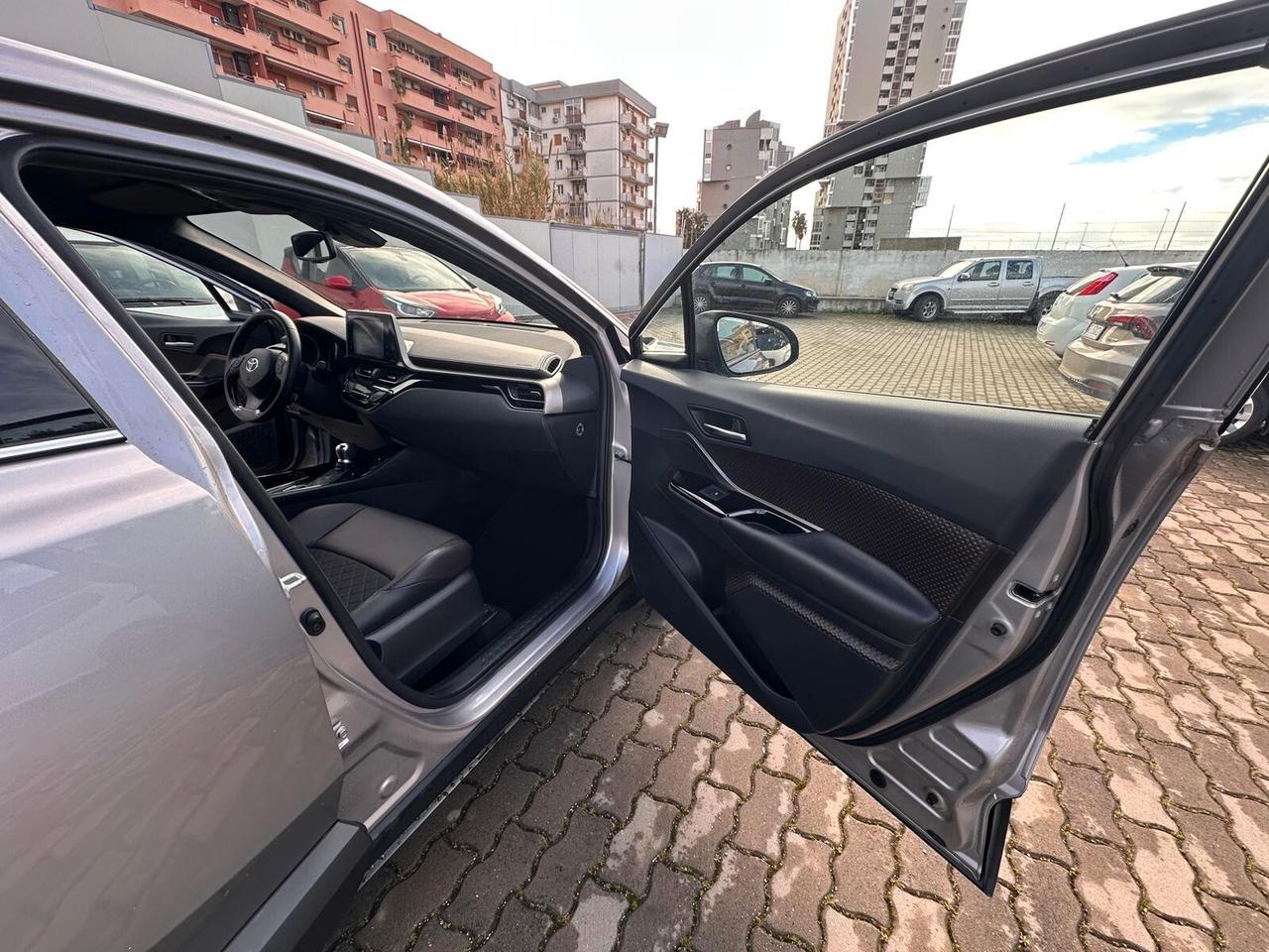 Toyota C-HR 1.8 Hybrid E-CVT Lounge