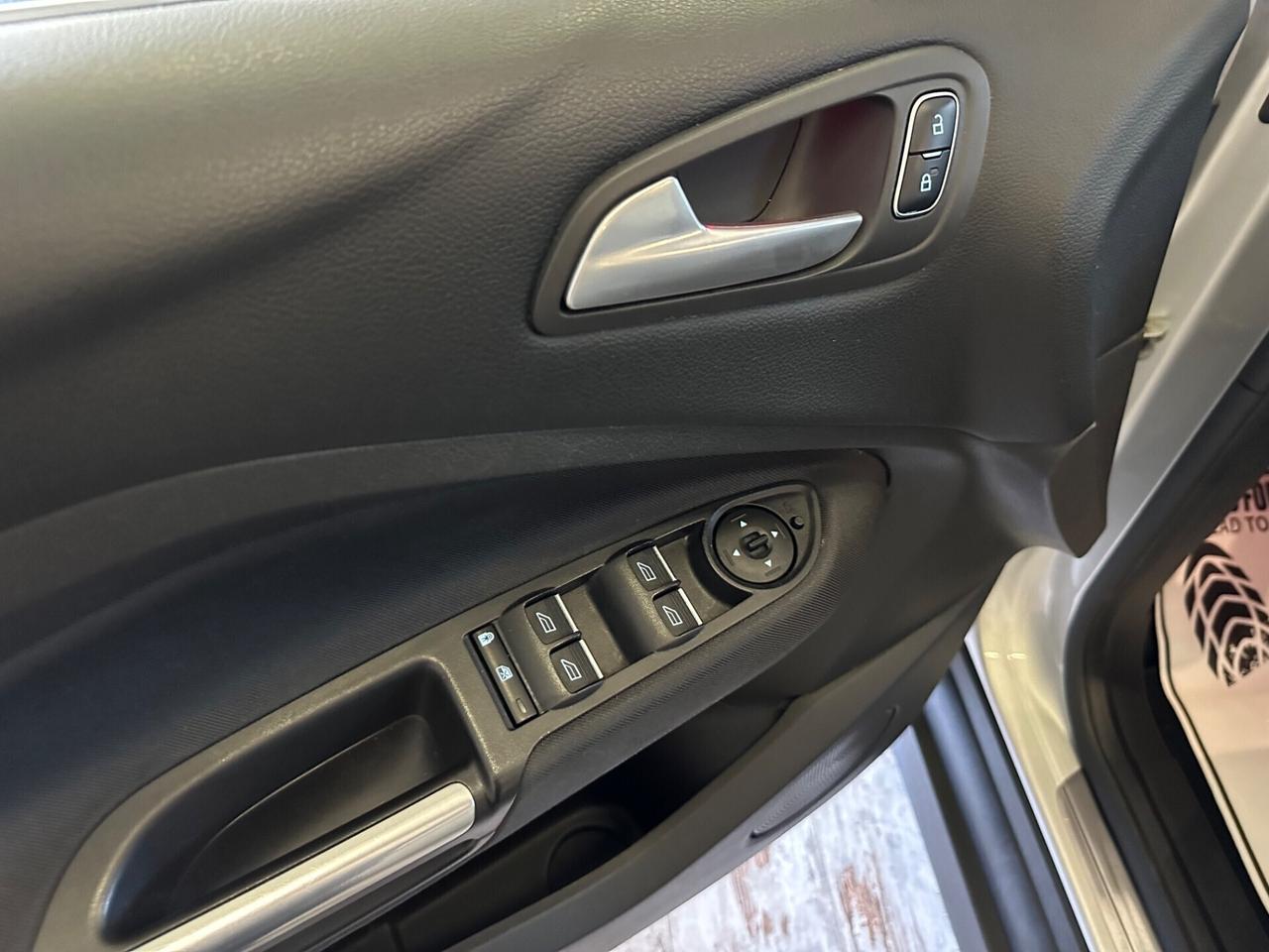 Ford C-Max 1.5 TDCi Titanium X Ok Neopatentati