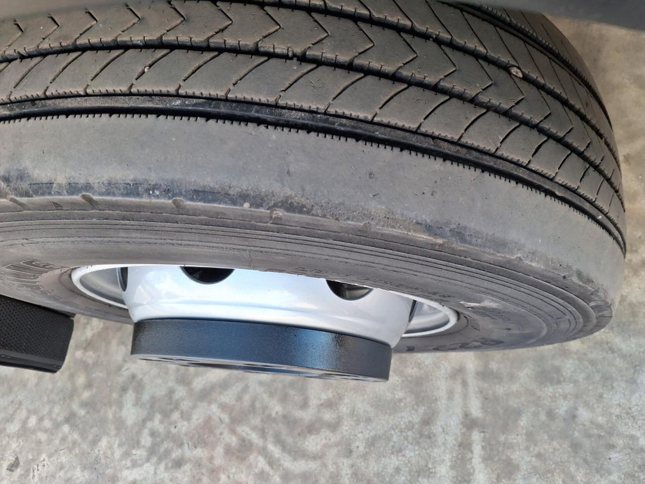 Iveco 140 E 22 carrellone trasporto merci e macchine operatrici