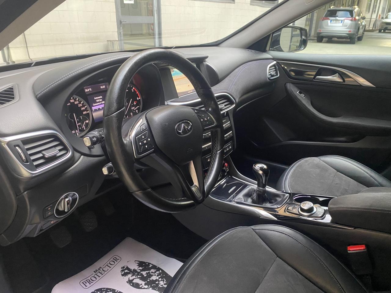 Infiniti Q30 1.5 diesel Premium Tech