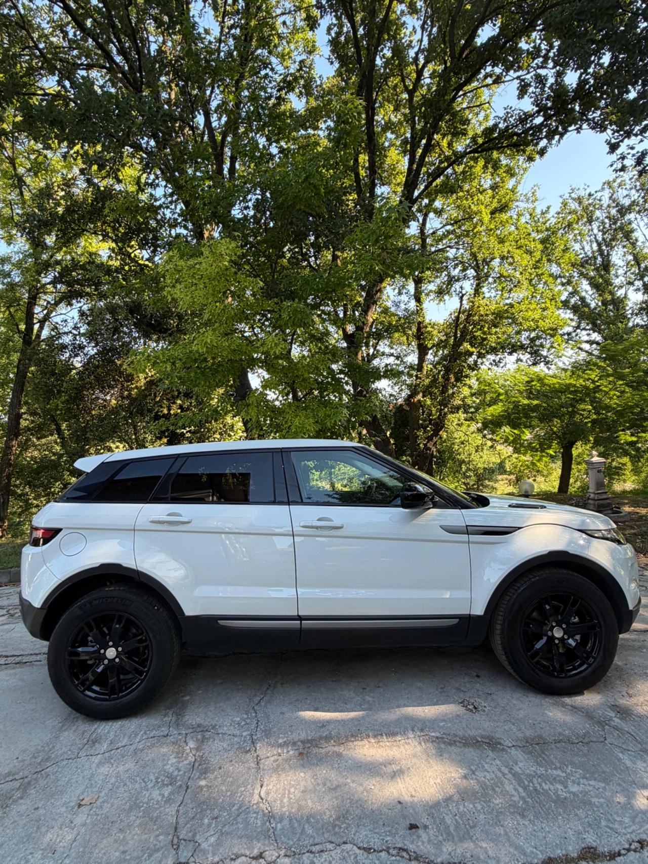 Land Rover Range Evoque 2.2 TD4 5p. Dynamic