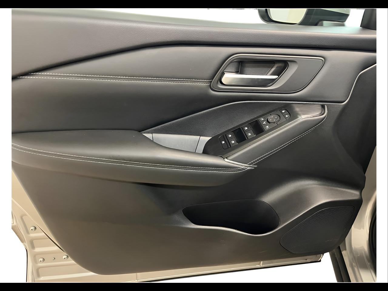 NISSAN QASHQAI N-CONNECTA MHYB 140CV