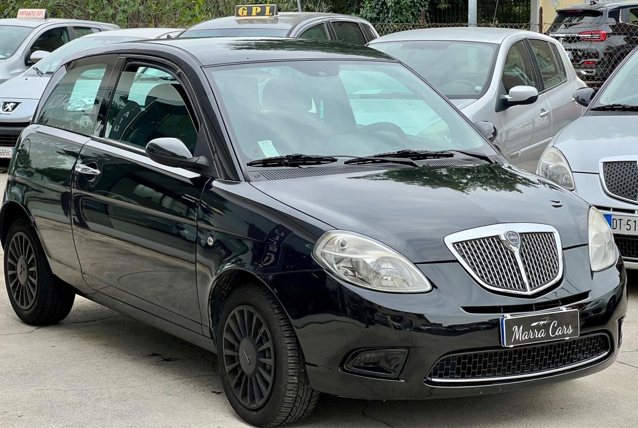 Lancia Ypsilon 1.2 Oro
