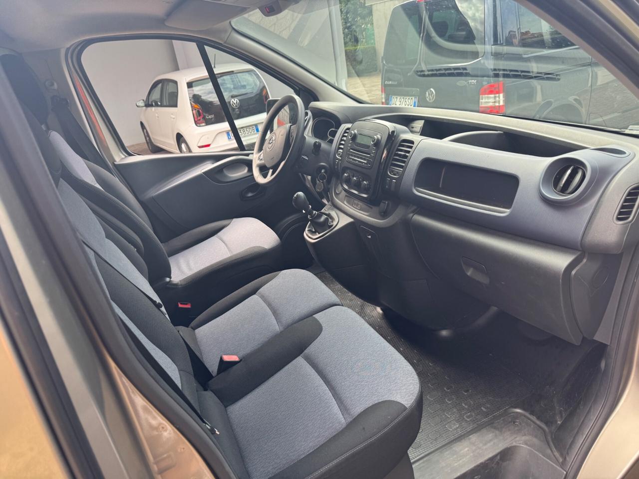 FURGONE OPEL VIVARO