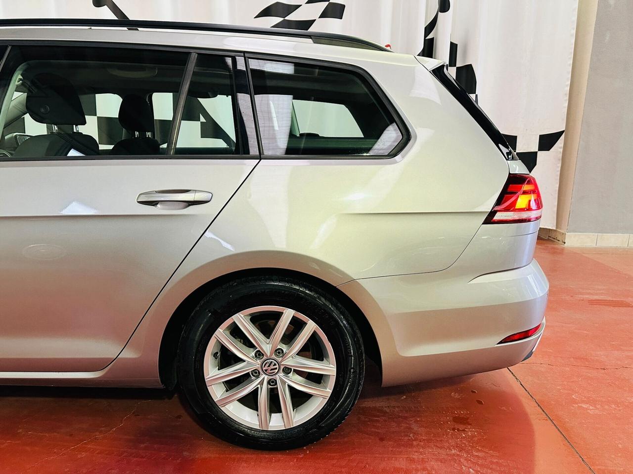 Volkswagen Golf 7.5 Variant 1.5 TSI 130 CV EVO Business BlueMotion