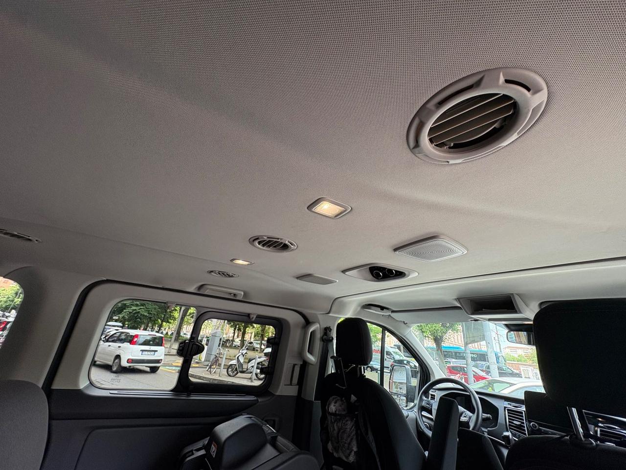 Ford Tourneo Custom 2.0 EcoBlue Titanium