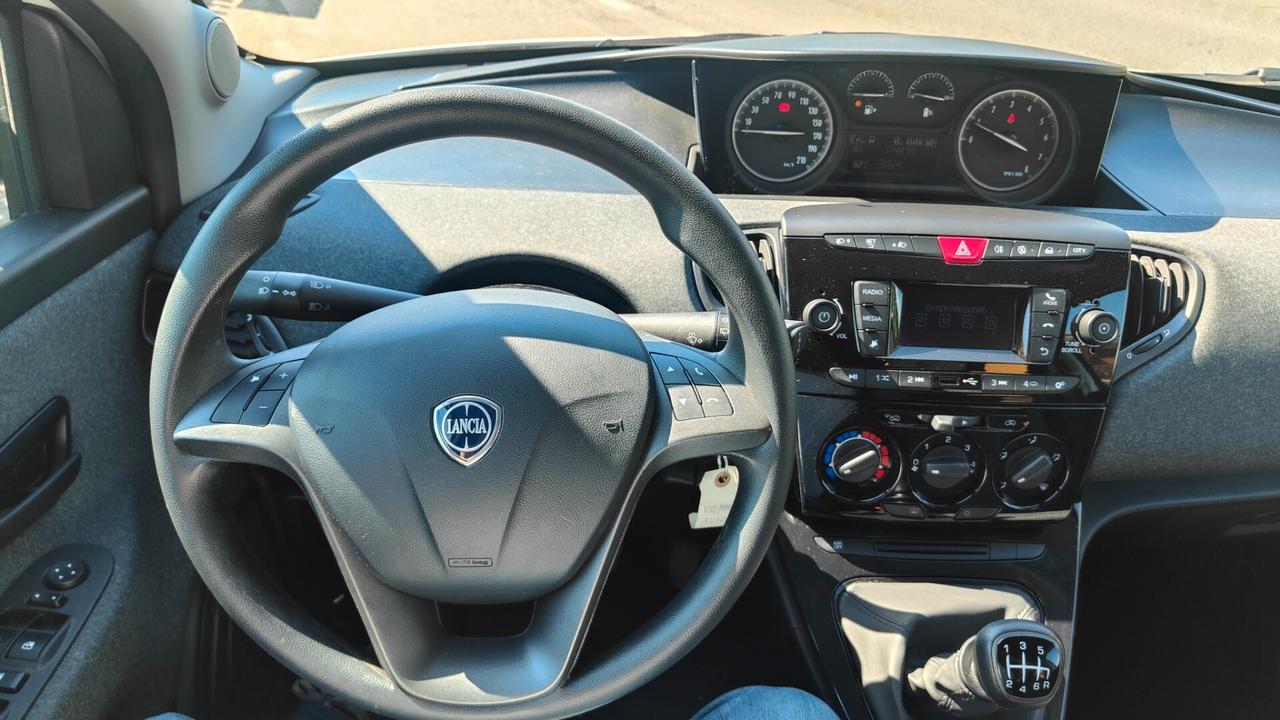 Lancia Ypsilon 1.0 FireFly 5 porte S&S Hybrid Ecochic Gold