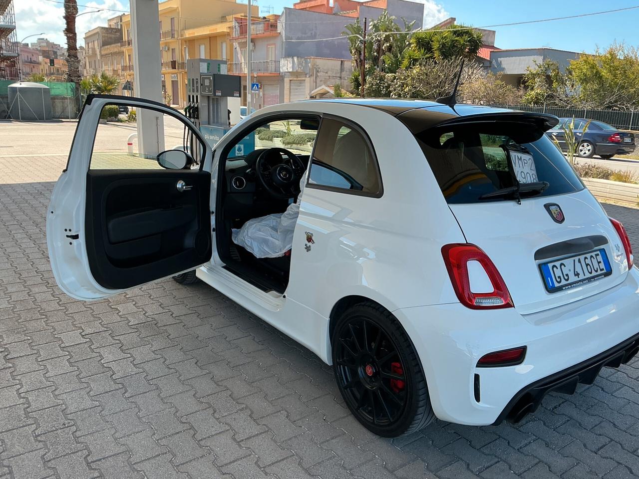Abarth 595 1.4 Turbo T-Jet 180 CV Esseesse