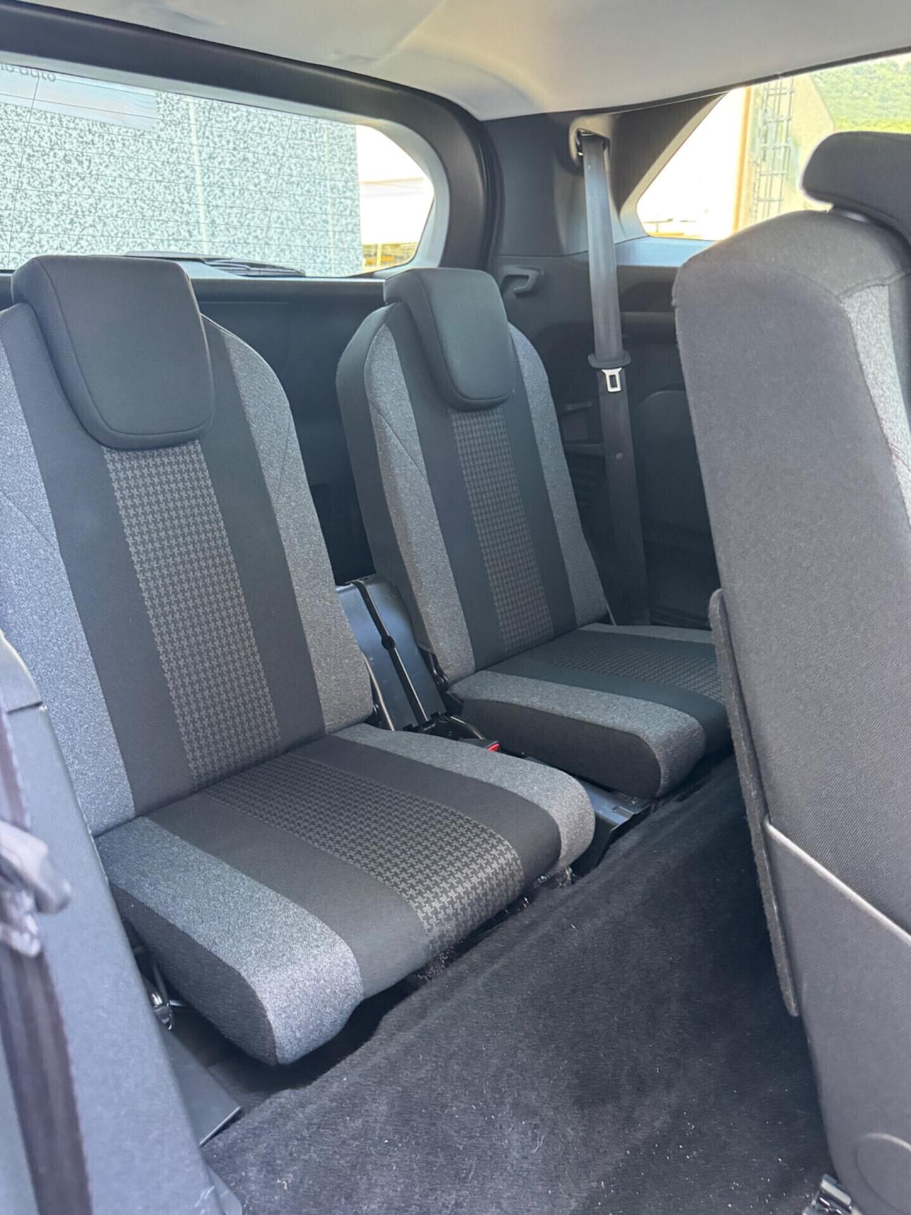 PEUGEOT 5008 7 POSTI BlueHDi 130 Business EAT8 S/S automatica