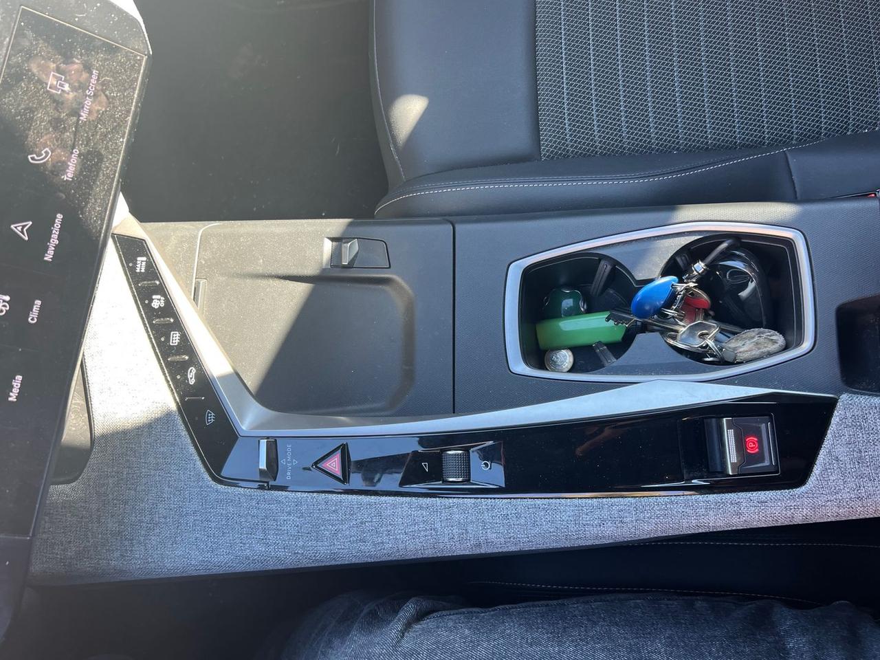 Peugeot 3008 Allure 1.2 136/145 MHEV #7449